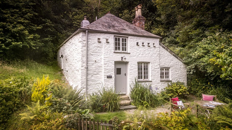 The exterior of Boscastle Elm Cottage, Cornwall